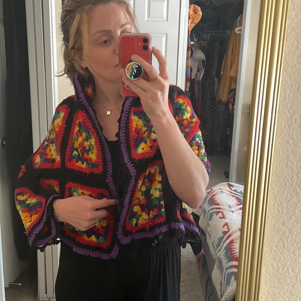 Vintage granny square shawl - Picture 4 of 4